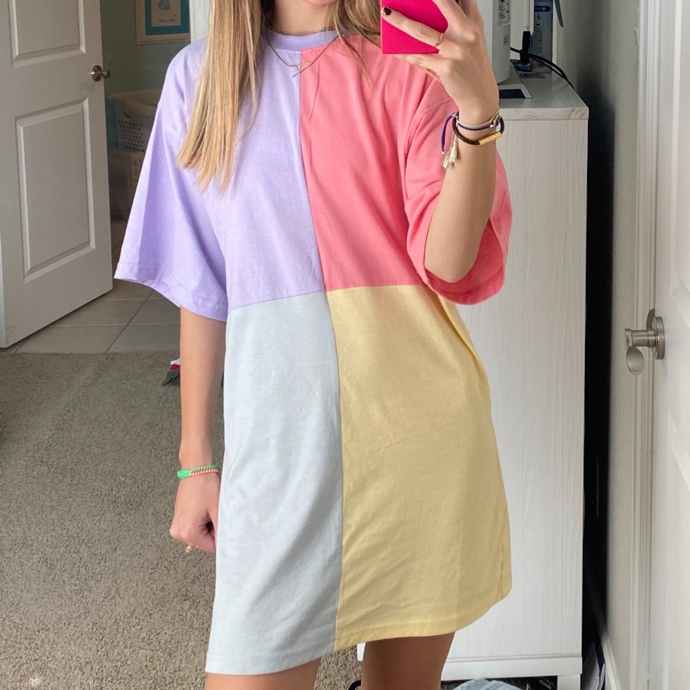 Oversized color-block T-shirt dress
